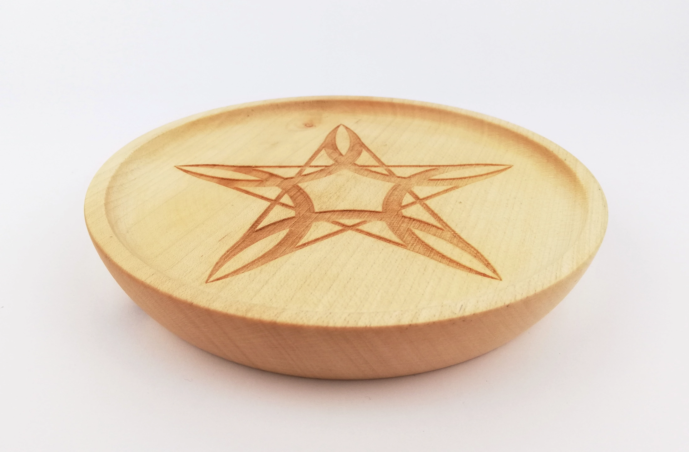 Pentagram on a small plate (16cm/6.3in in diameter), side.