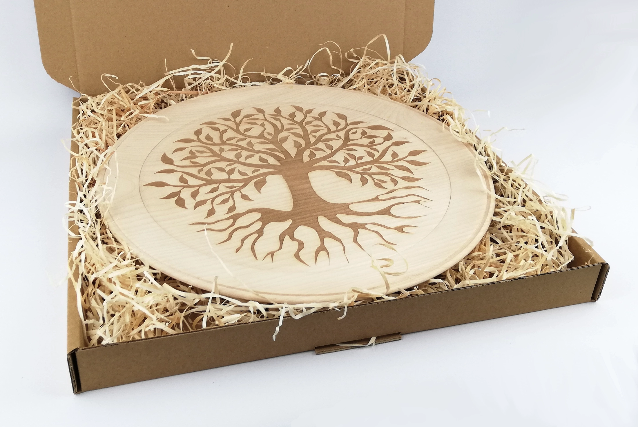 Tree of life (version 1) on a big plate (32cm/12.6in in diameter), packed in a box.